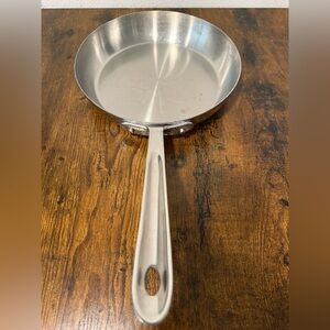 ALL-CLAD D5 POLISHED STAINLESS-STEEL 9 INCH FRENCH SKILLET,18/10 stainless